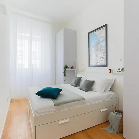 The Best Rent - Modern One Bedroom Apartment In San Babila Milan Exterior photo